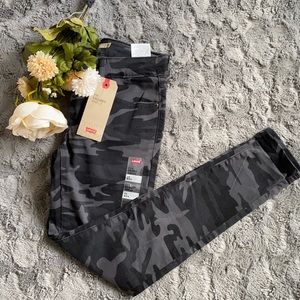LEVIS CAMO SKINNY ANKLE PANTS